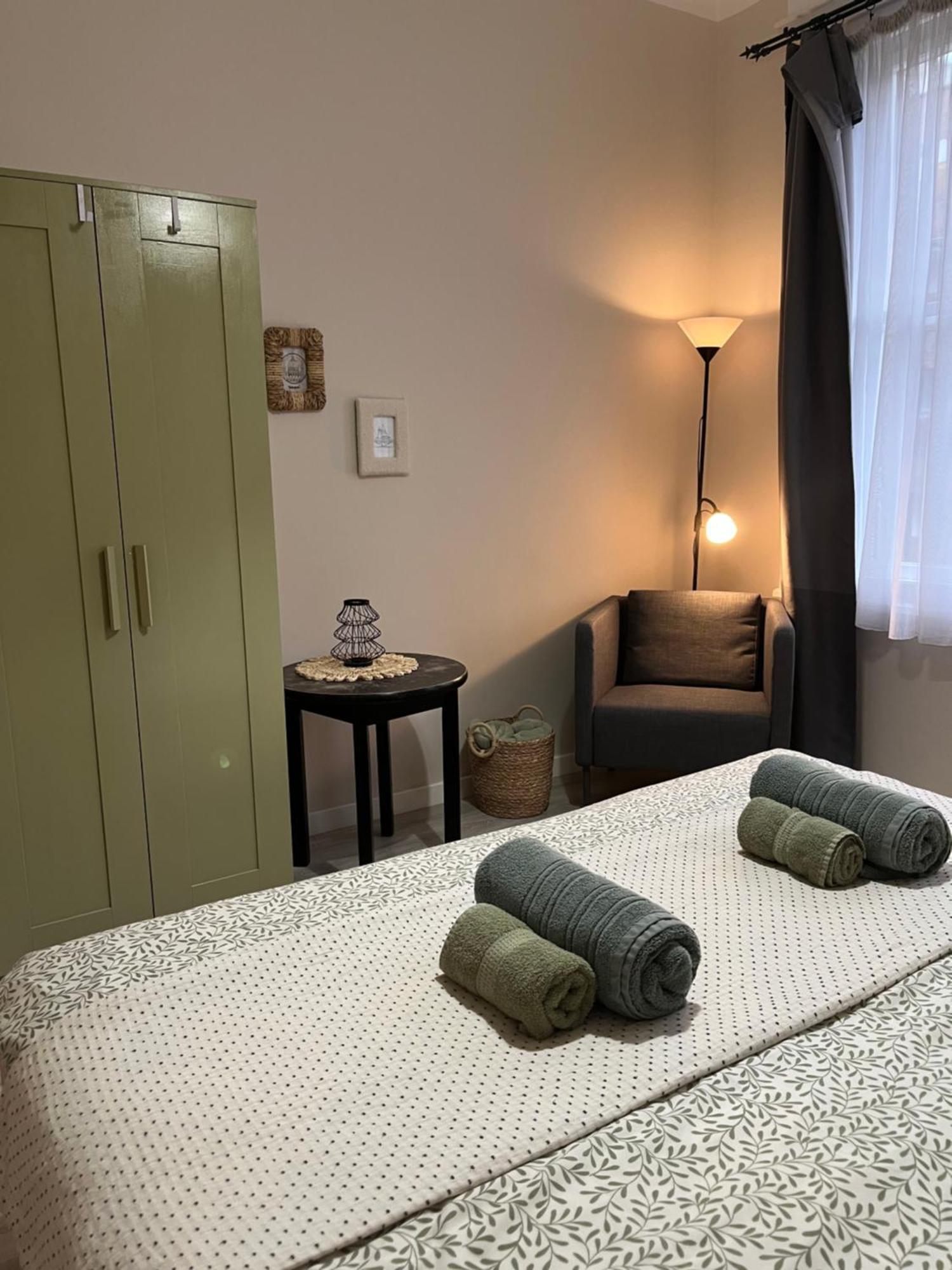 Larix Apartman Budapest Exterior foto